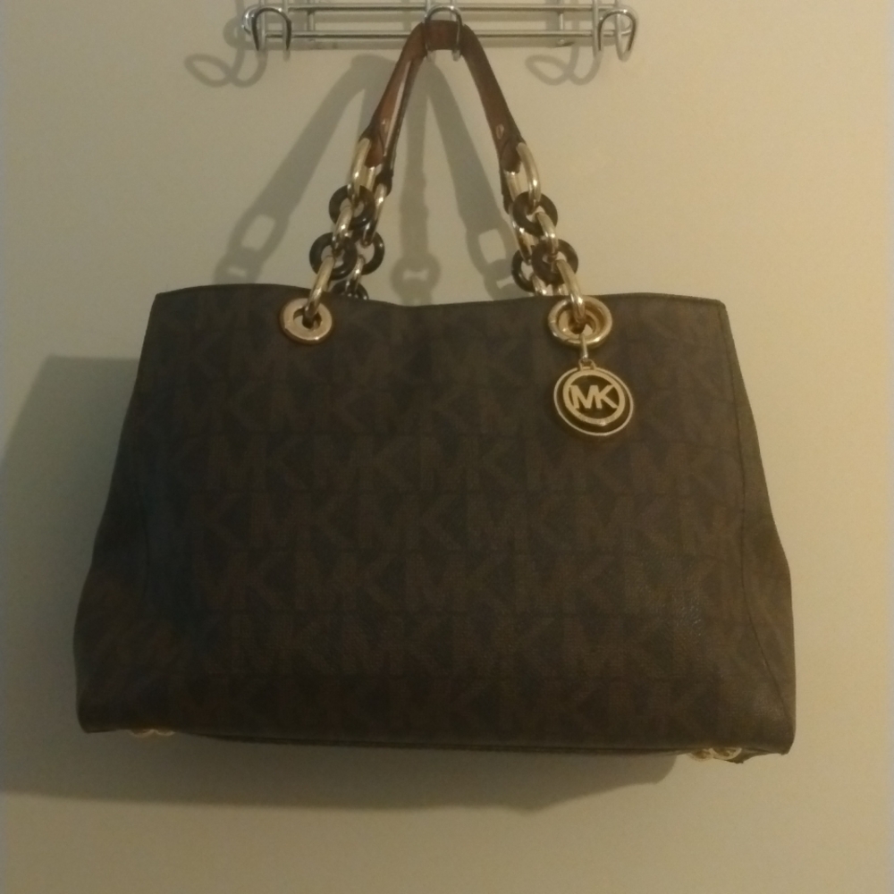 Michael kors purse